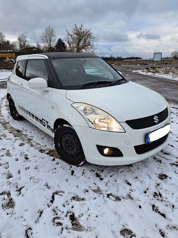 Gebraucht Suzuki Swift 94 PS (69 kW) 2013 Weiß Kleinwagen