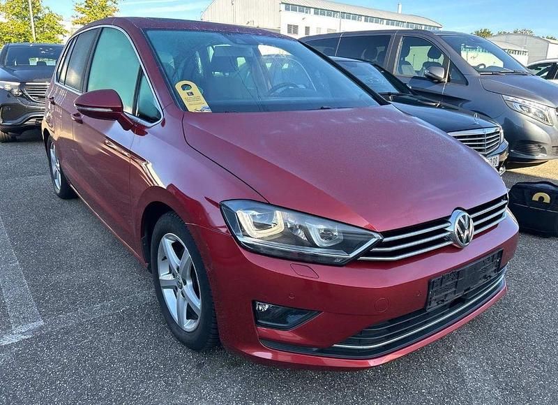 Rot Gebraucht 2015 VW Golf Sportsvan R-line Van / Kleinbus | 13.870 € (Fairer Preis) - Bild 1/4