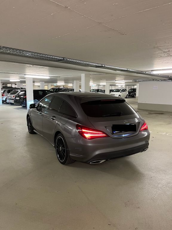 Grau Gebraucht 2016 Mercedes CLA200 Shooting Brake Kombi | 18.100 € (Fairer Preis) - Bild 1/4