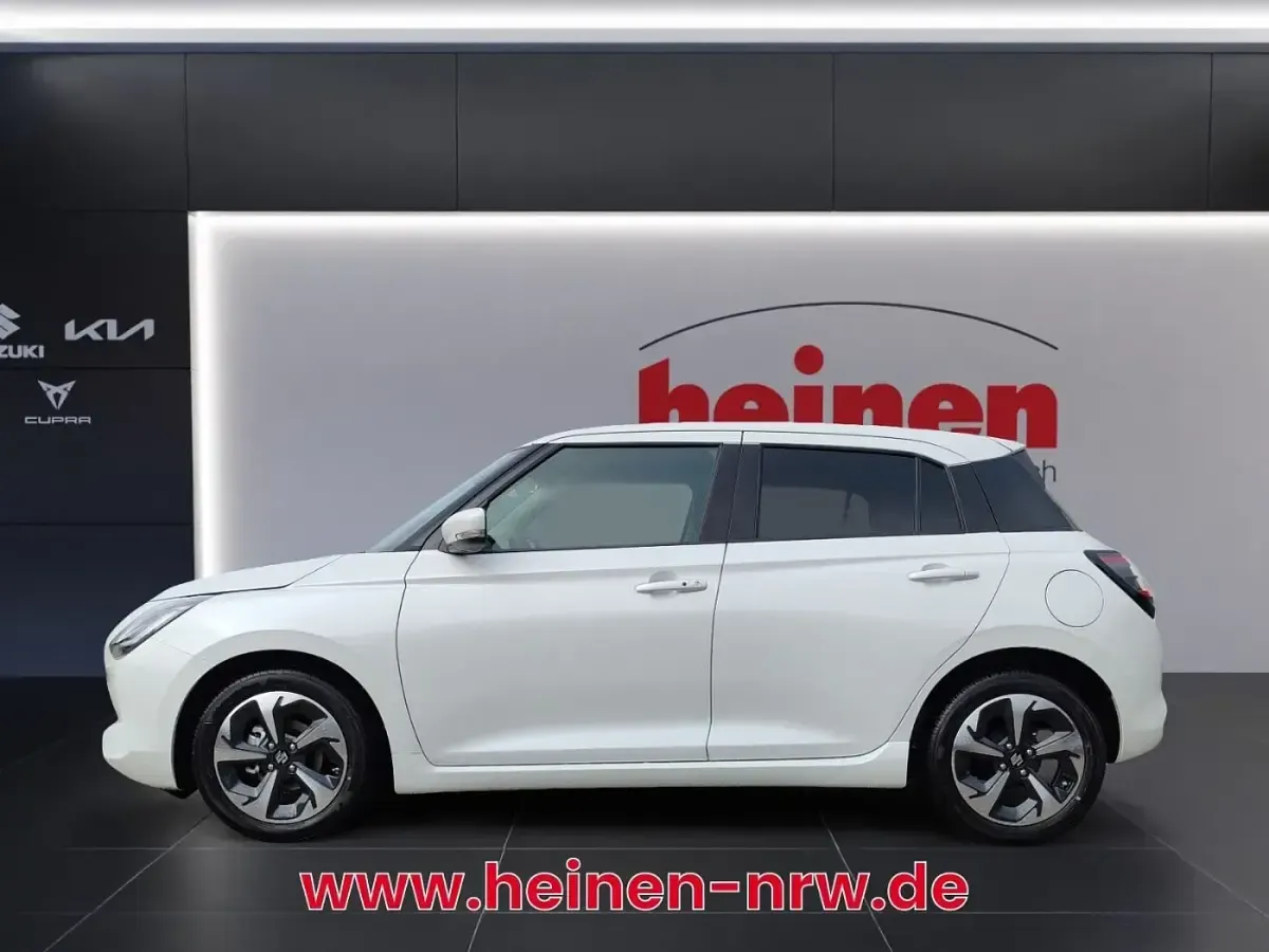 Gebraucht Suzuki Swift Comfort 83 PS (61 kW) 2025 Pure white pearl met Kleinwagen