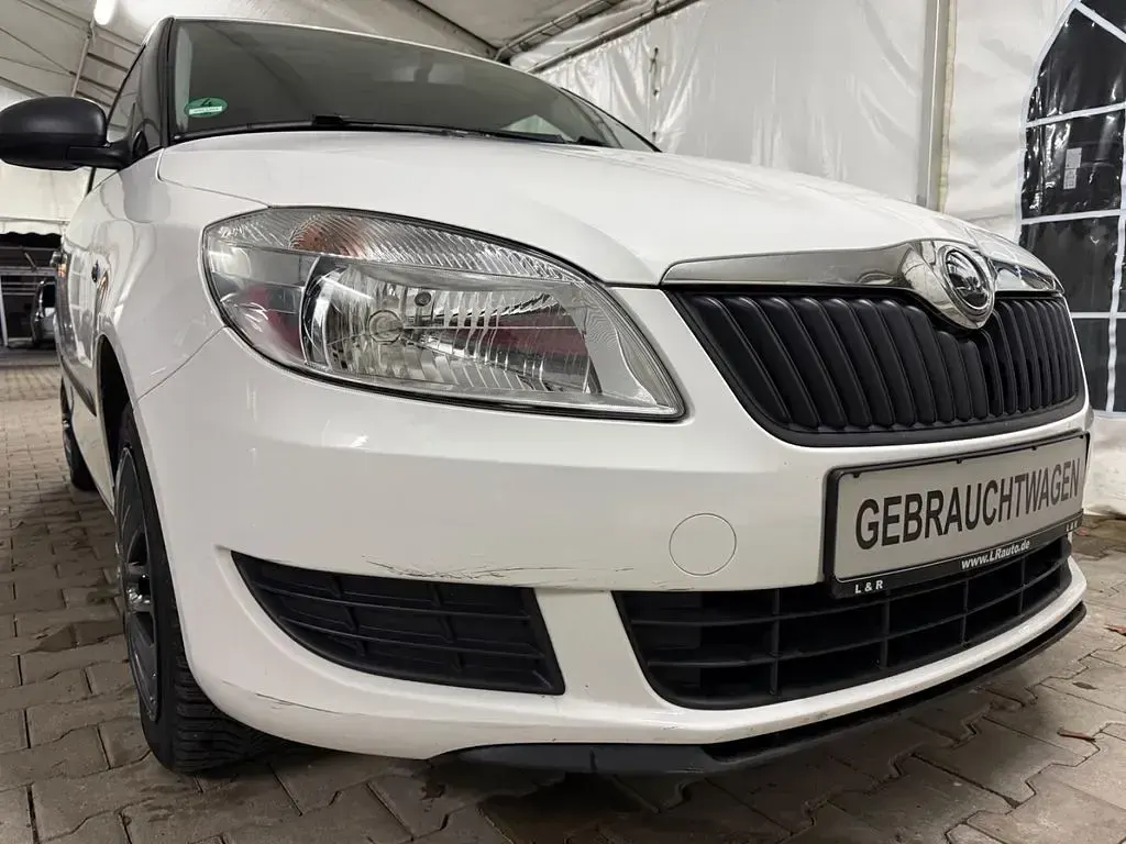 Gebraucht Skoda Fabia Cool Edition 60 PS (44 kW) 2014 Weiß Limousine