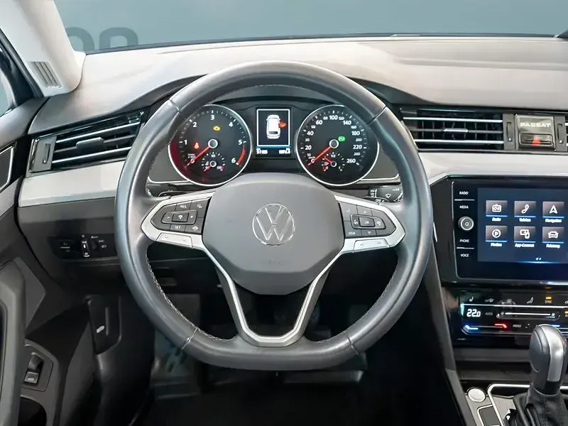 Gebraucht VW Passat 150 PS (110 kW) 2023 Blau Kombi