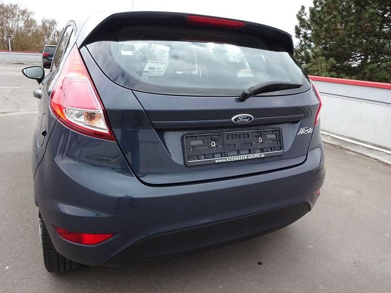 Gebraucht Ford Fiesta Trend 82 PS (60 kW) 2014 Grau Kleinwagen