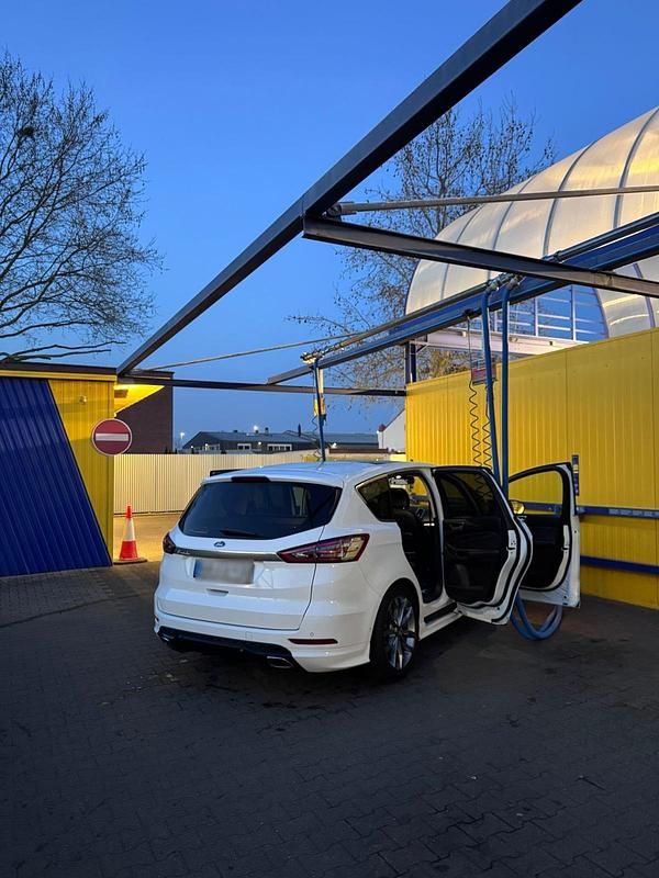 Second-hand Ford S-MAX S 209 CP (153 kW) 2016 Alb Monovolum