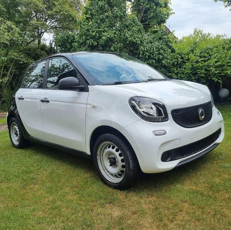 Weiß Gebraucht 2017 Smart ForFour Kleinwagen | 7.699 € (Guter Preis) - Bild 1/4