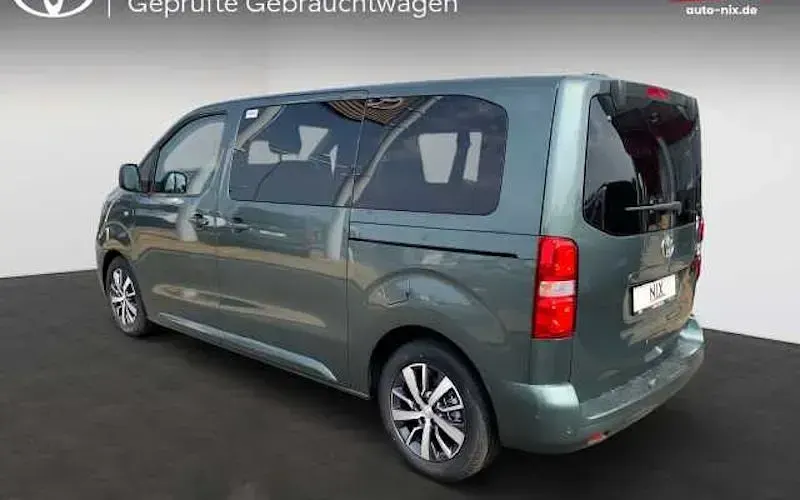 Neu Toyota Proace Verso 180 PS (132 kW) 2026 Grün Kombi