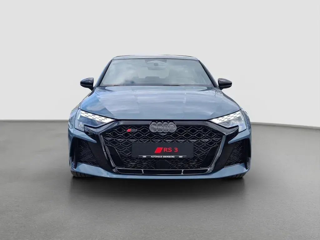 Gebraucht Audi RS3 Sport 400 PS (294 kW) 2026 Grau Limousine