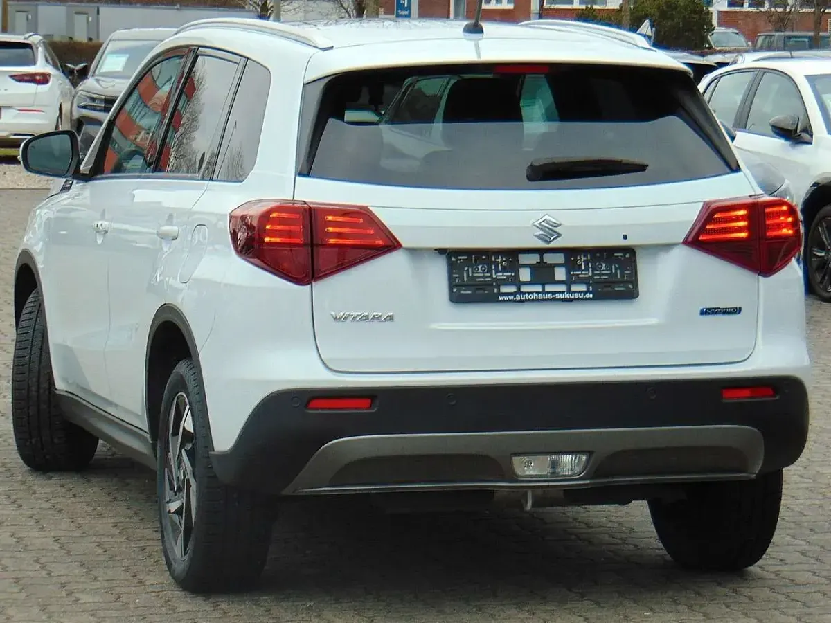 Gebraucht Suzuki Vitara Comfort+ 102 PS (75 kW) 2025 Weiß SUV