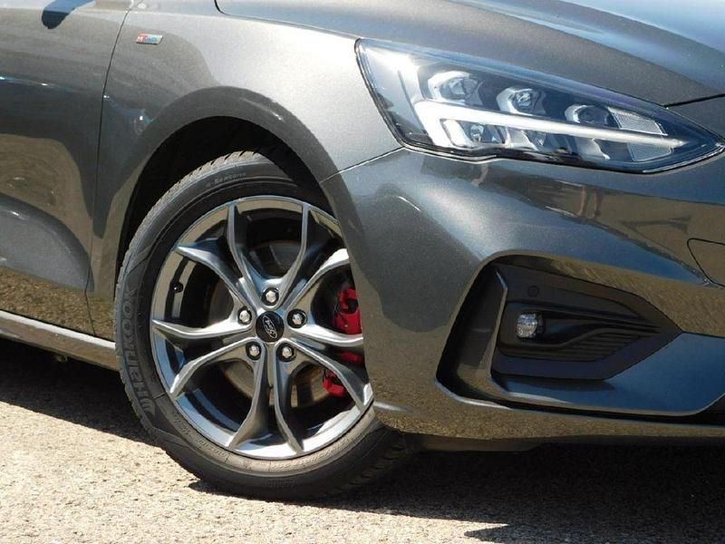 Gebraucht Ford Focus ST-Line X 125 PS (91 kW) 2020 Grau Limousine