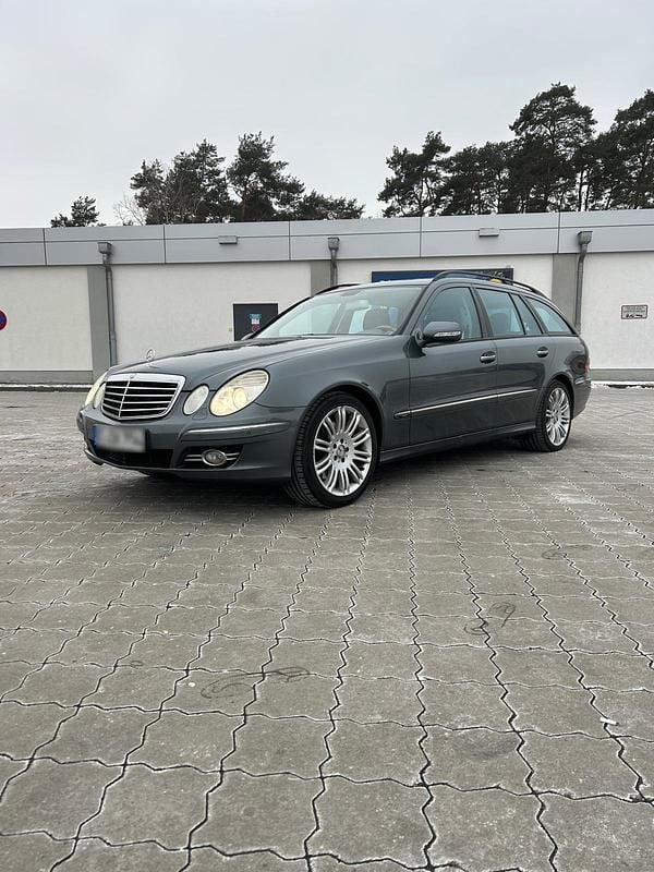 Gebraucht Mercedes E280 Avantgarde 190 PS (139 kW) 2008 Grau Kombi