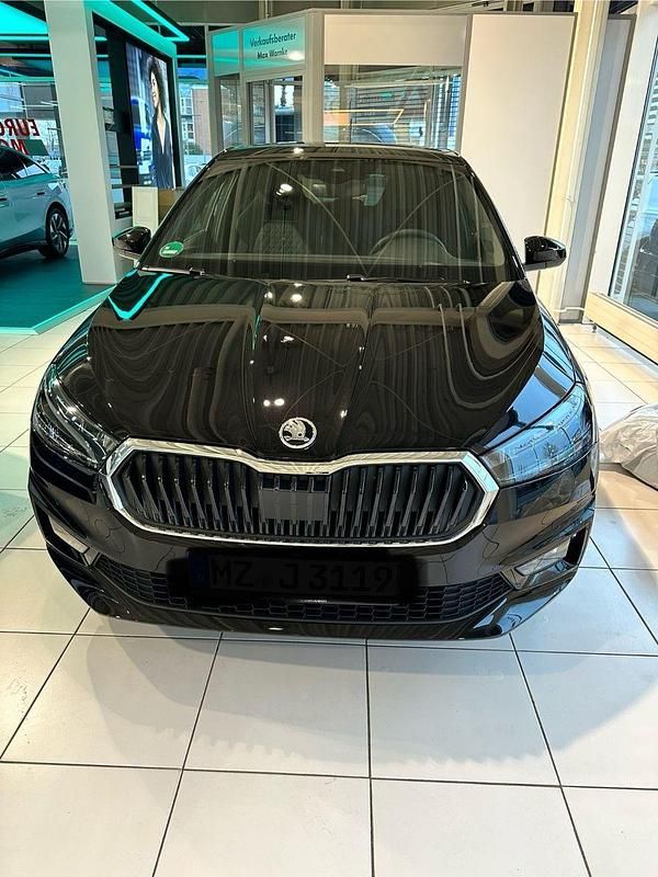 Schwarz Gebraucht 2023 Skoda Fabia Style Kleinwagen | 20.500 € (Fairer Preis) - Bild 1/4