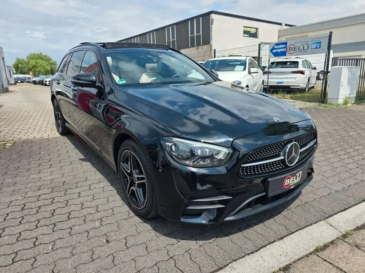 Gebraucht Mercedes E300 AMG 194 PS (142 kW) 2020 Schwarz/baltic black Kombi