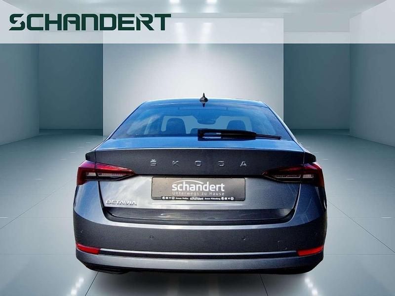 Gebraucht Skoda Octavia Ambition 116 PS (85 kW) 2023 Graphitegrau metallic Limousine