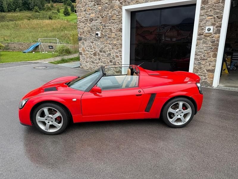 Rot Gebraucht 2001 Opel Speedster Cabrio | 17.500 € - Bild 1/4