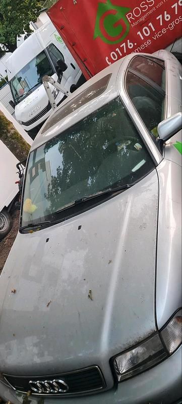 Silber Gebraucht 1998 Audi A4 Limousine | 2.600 € (Superpreis) - Bild 1/4
