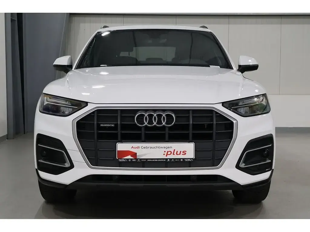 Używany Audi Q5 Basis 204 KM (150 kW) 2025 Biały SUV