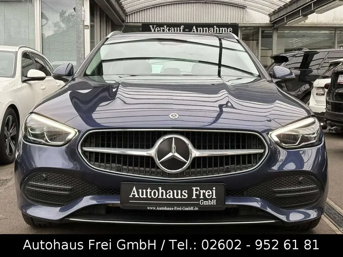 Gebraucht Mercedes C200 Avantgarde 184 PS (135 kW) 2023 Sodalithblau Kombi