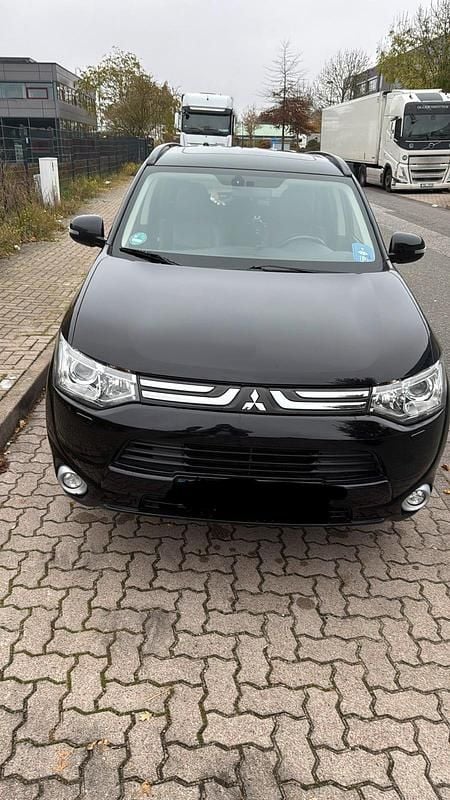 Gebraucht Mitsubishi Outlander 150 PS (110 kW) 2014 Schwarz SUV