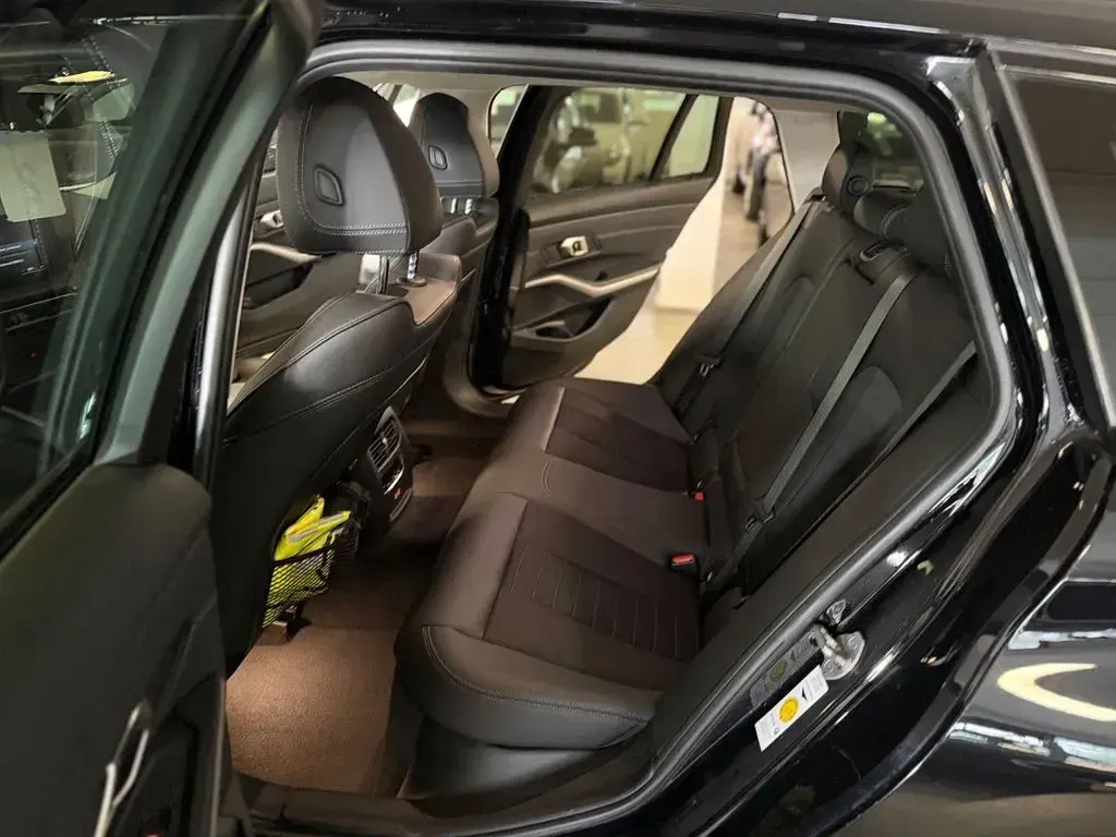 Gebraucht BMW 318 Shadowline 150 PS (110 kW) 2022 Schwarz ii Kombi