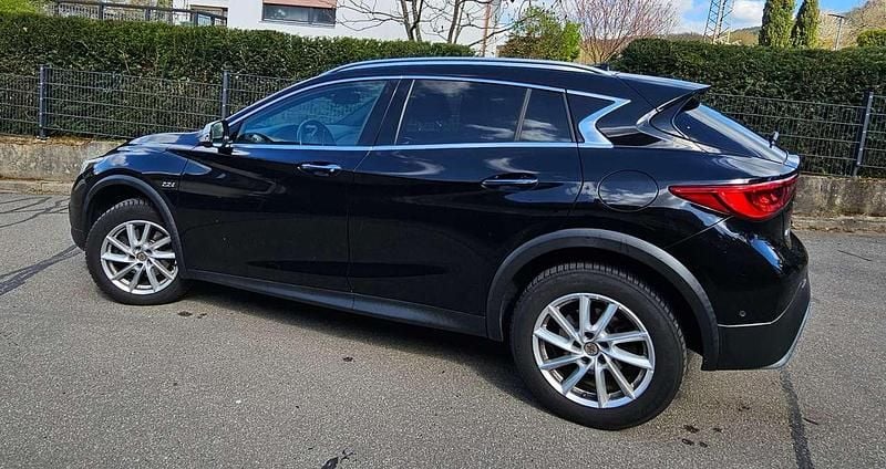 Gebraucht Infiniti QX30 Premium 170 PS (125 kW) 2016 Schwarz SUV