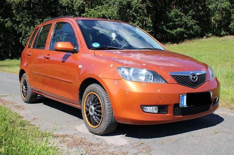 Orange Gebraucht 2004 Mazda 2 Exclusive Limousine | 1.190 € (Guter Preis) - Bild 1/4