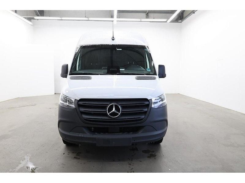 Gebraucht Mercedes Sprinter 170 PS (125 kW) 2025 Arktikweiß Van
