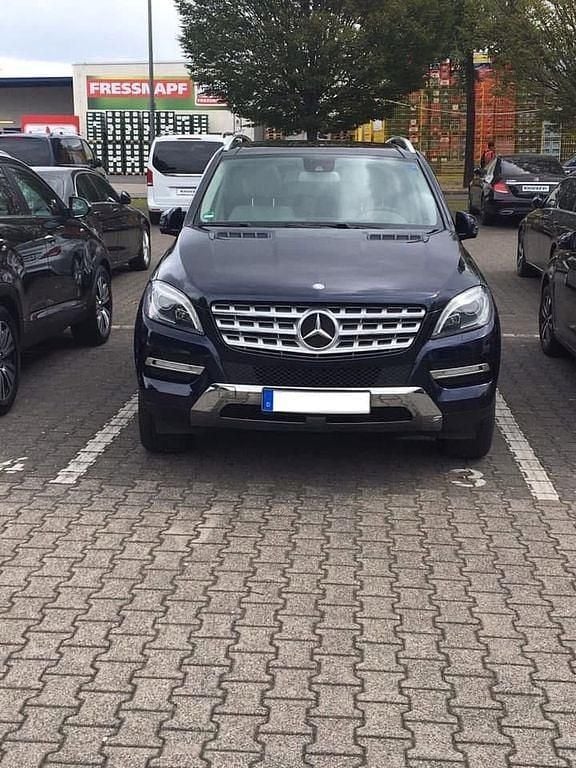 Gebraucht Mercedes ML350 306 PS (225 kW) 2012 Blau SUV