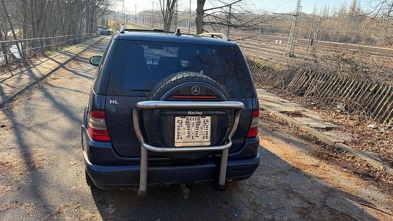 Gebraucht Mercedes ML320 218 PS (160 kW) 2000 Blau SUV