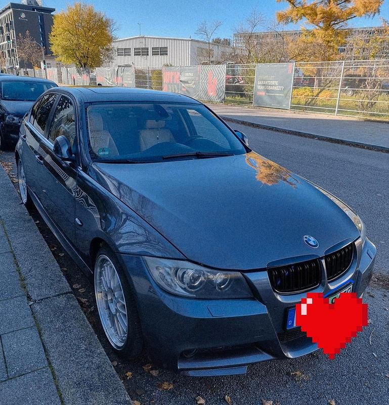 Grau Gebraucht 2004 BMW 330 Limousine | 7.500 € (Fairer Preis) - Bild 1/4
