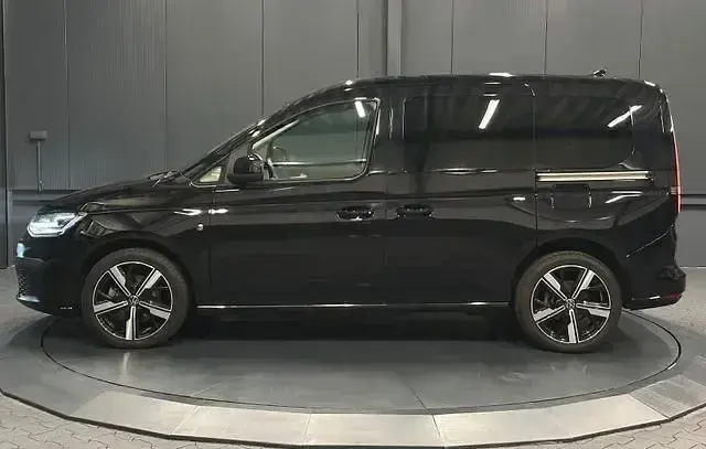Gebraucht VW Caddy 122 PS (89 kW) 2023 Schwarz Van / Kleinbus