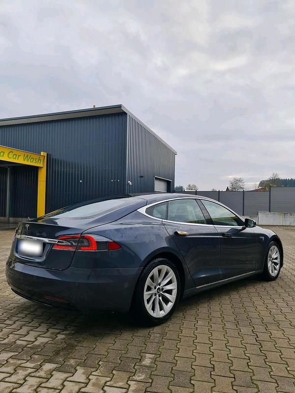 Second-hand Tesla Model S 404 kW (550 CP) 2016 Gri Hatchback