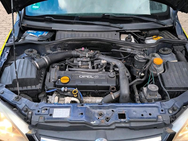 Gebraucht Opel Combo 65 PS (47 kW) 2004 Blau Van / Kleinbus