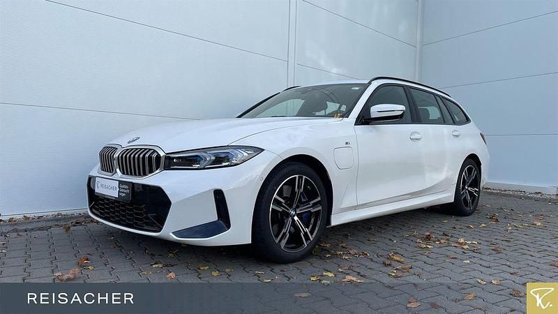Alpinweiß uni Gebraucht 2024 BMW 330e Comfort Edition Kombi | 44.949 € (Etwas zu teuer) - Bild 1/4