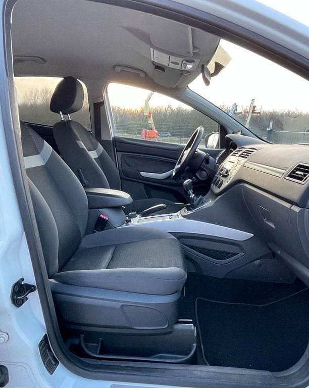 Gebraucht Ford Kuga Individual 140 PS (102 kW) 2012 Weiß SUV