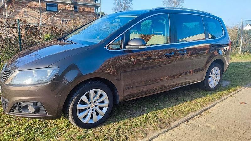Braun Gebraucht 2014 Seat Alhambra Ecomotive Van / Kleinbus | 13.900 € (Etwas zu teuer) - Bild 1/4