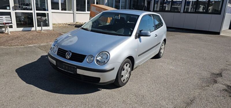 Grau Gebraucht 2003 VW Polo Basis Limousine | 590 € (Superpreis) - Bild 1/4