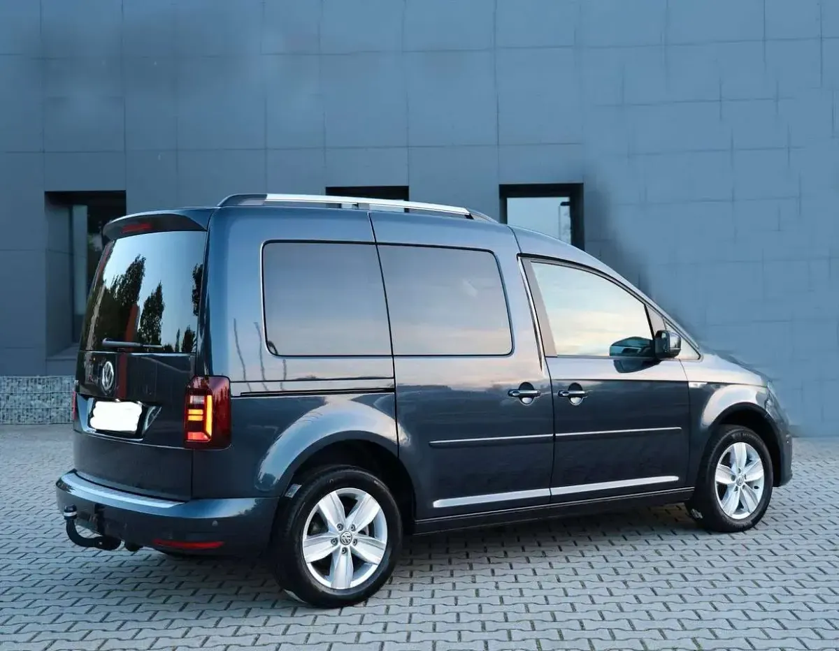 Gebraucht VW Caddy Comfortline 150 PS (110 kW) 2019 Schwarz Van / Kleinbus