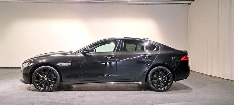 Gebraucht Jaguar XE R-Sport 241 PS (177 kW) 2018 Schwarz Limousine