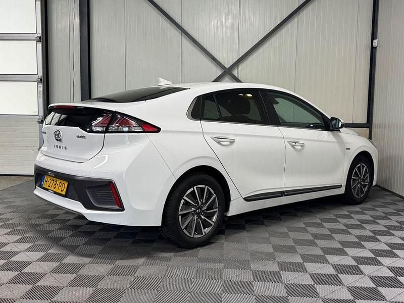 Gebraucht Hyundai Ioniq Comfort 100 kW (136 PS) 2020 Weiß Kleinwagen