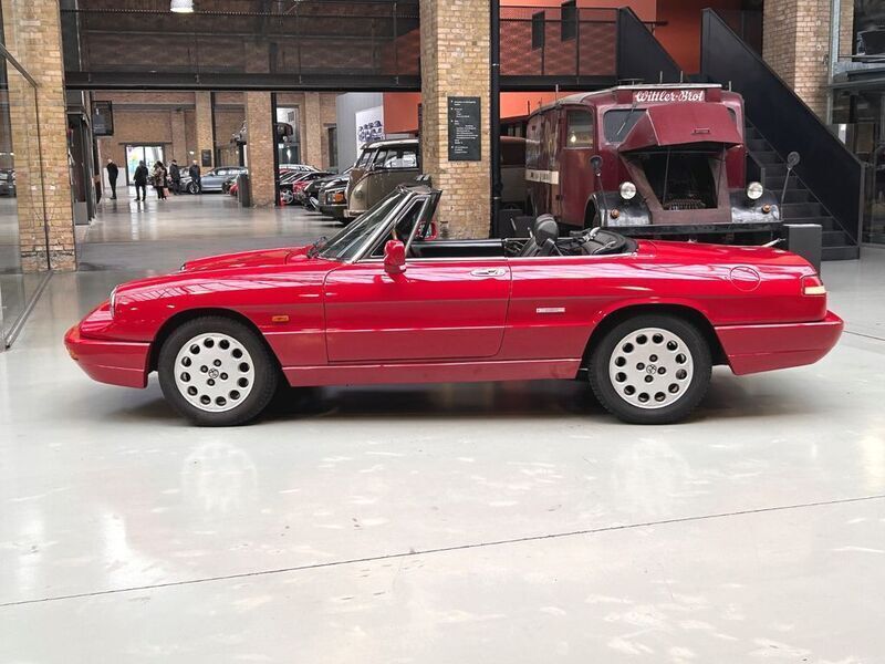 Rot Gebraucht 1992 Alfa Romeo Spider Cabrio | 22.500 € - Bild 1/4