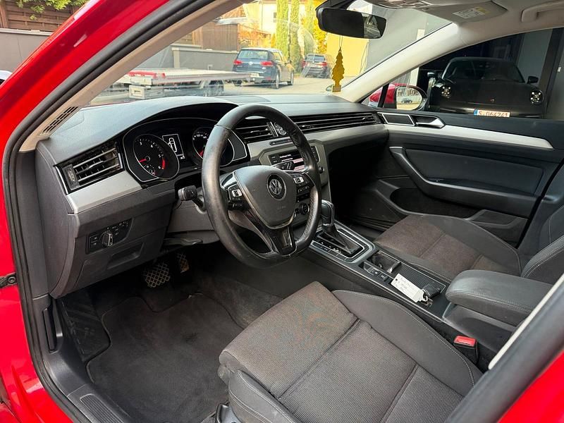 Rot Gebraucht 2016 VW Passat Kombi | 6.700 € (Superpreis) - Bild 1/4
