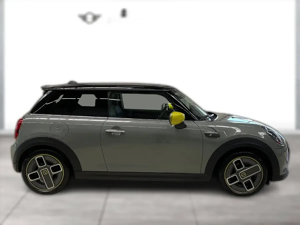 Gebraucht Mini Cooper SE Hatch 135 kW (184 PS) 2022 Grau metallic Kleinwagen