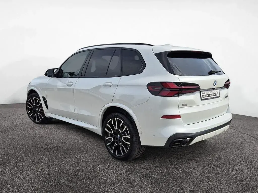 Gebraucht BMW X5 M Sport 530 PS (389 kW) 2025 Weiß SUV