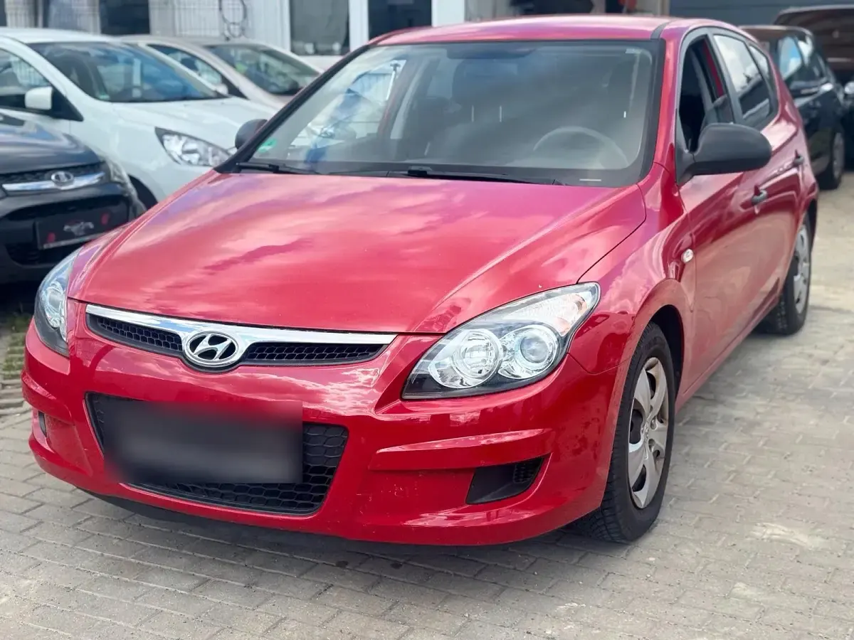 Gebraucht Hyundai i30 109 PS (80 kW) 2010 Rot Limousine