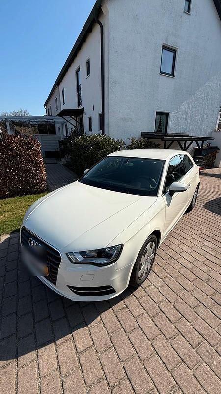 Gebraucht Audi A3 110 PS (80 kW) 2015 Weiß Limousine