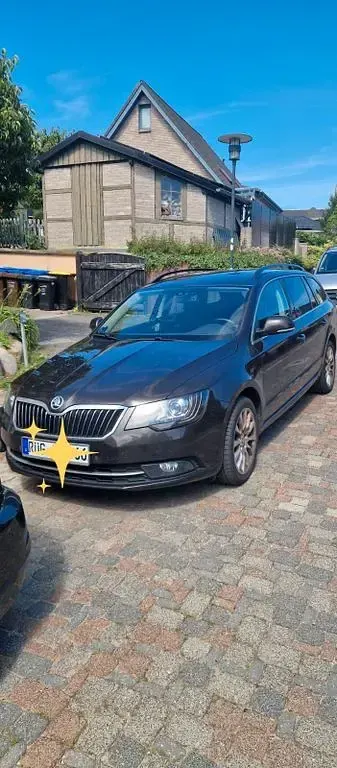 Gebraucht Skoda Superb 170 PS (125 kW) 2014 Braun Limousine