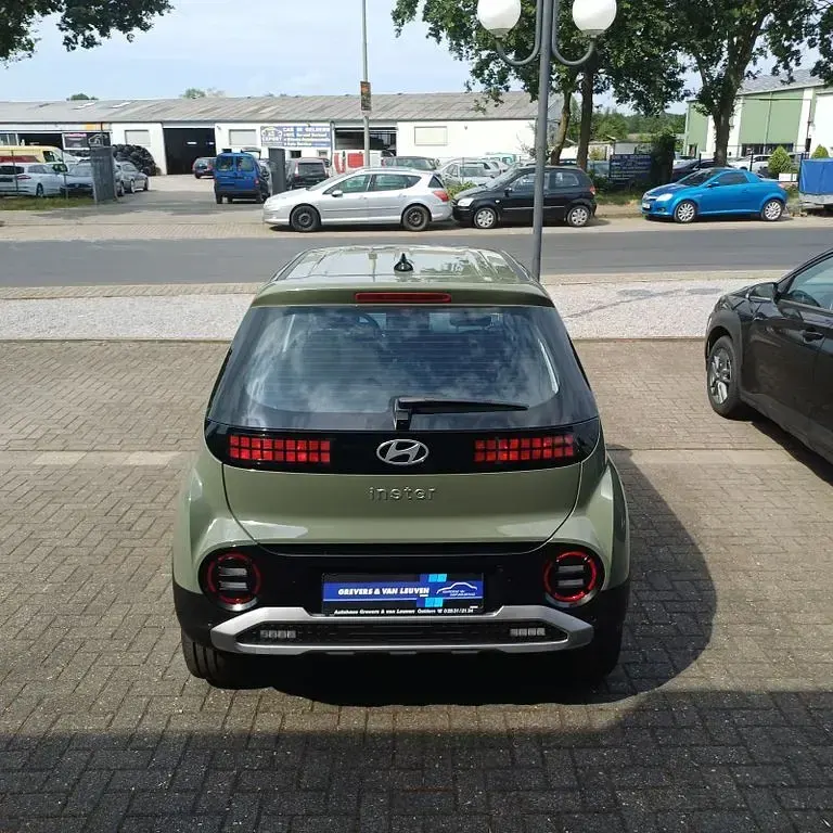 Neu Hyundai Inster 85 kW (116 PS) 2026 Grün Kleinwagen