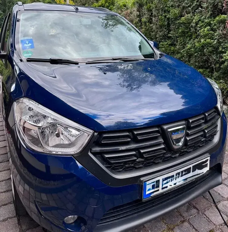 Gebraucht Dacia Lodgy Celebration 116 PS (85 kW) 2018 Blau Van / Kleinbus