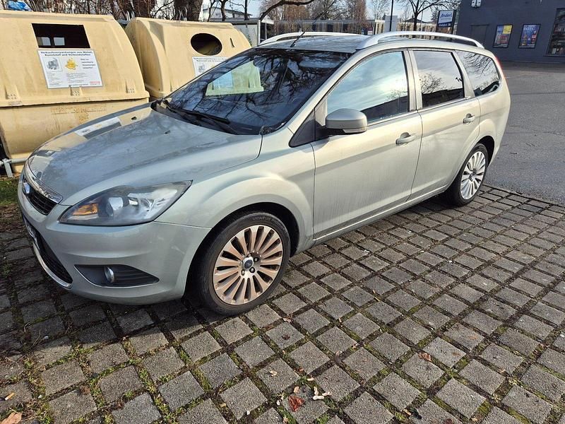 Gebraucht Ford Focus Titanium 115 PS (84 kW) 2010 Andere farben Kombi
