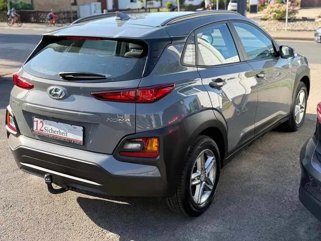 Gebraucht Hyundai Kona Trend 120 PS (88 kW) 2019 Galaxy grey / mic SUV